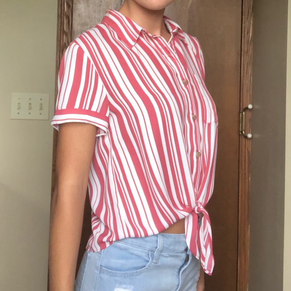 BUTTON DOWN PINK STRIPED CROP